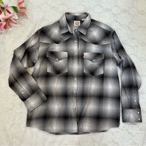 Levi Strauss - Western Style Gray Plaid Long Sleeved Button Up Flannel Shirt